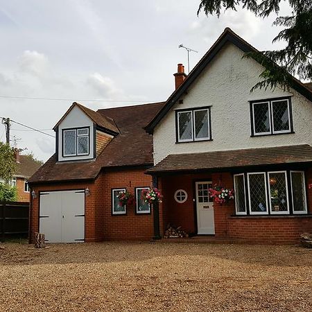 Sadlers Guest House Wokingham Kültér fotó